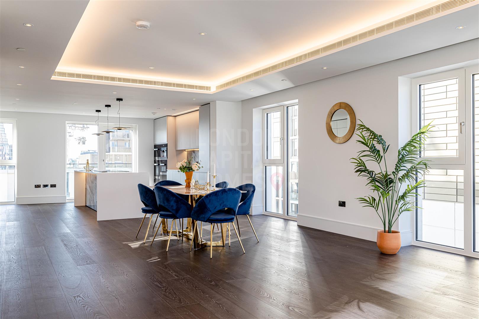 Lincoln Apartments, Fountain Park Way, London